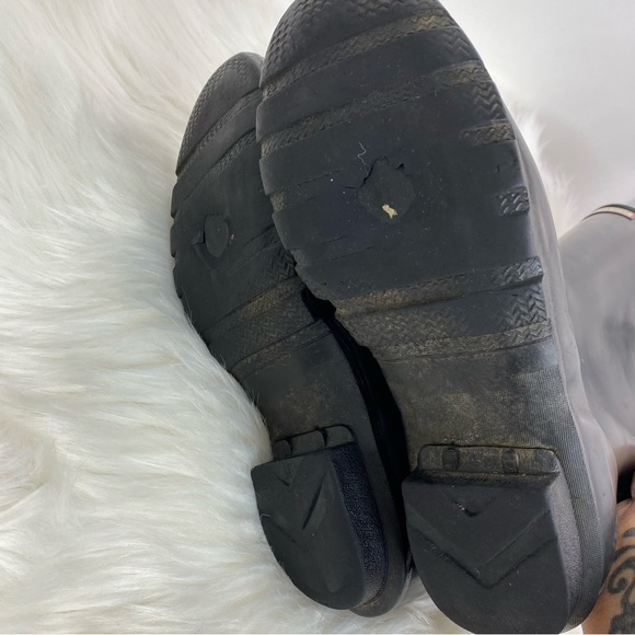 Hunter Women’s Original Black Tall Rain Boots - Picture 4 of 5